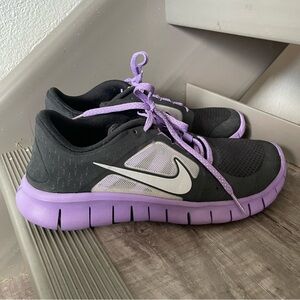 NIKE Black and Purple Athletic Shoes!